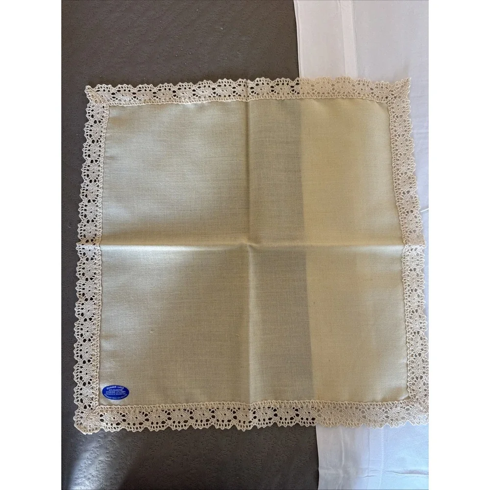 Vintage Quaker Lace Napkins 16